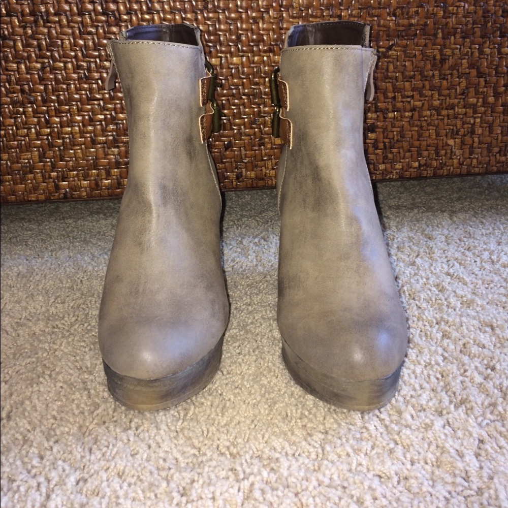 Sbicca Taupe Wedge Ankle Boots with Gold Buckle